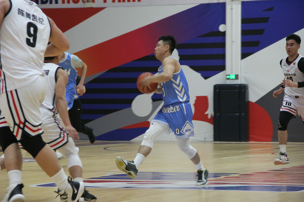 青力同行 企創未來——第三屆“潔晶杯”籃球邀請賽開幕